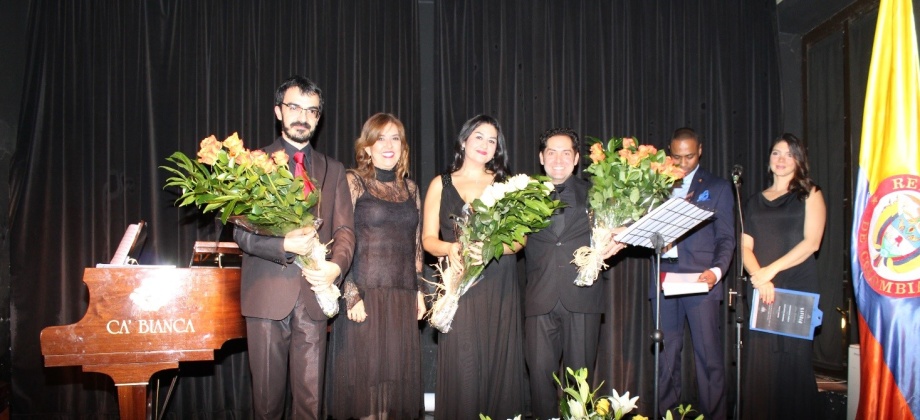 Gran noche lírica colombiana y navideña en Milán 