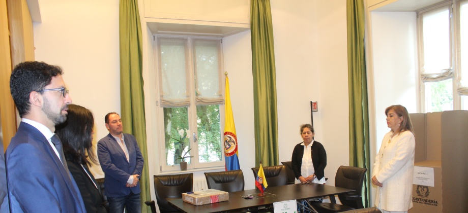 Con normalidad avanza la jornada de elecciones en el Consulado en Milán