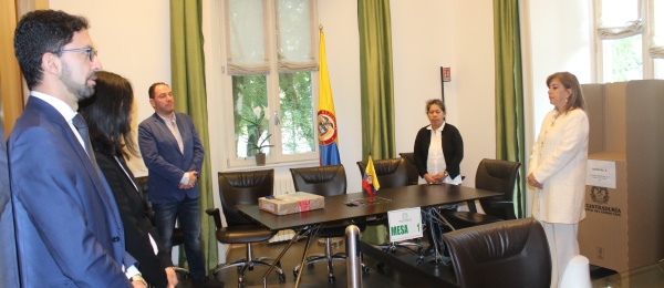 Con normalidad avanza la jornada de elecciones en el Consulado en Milán